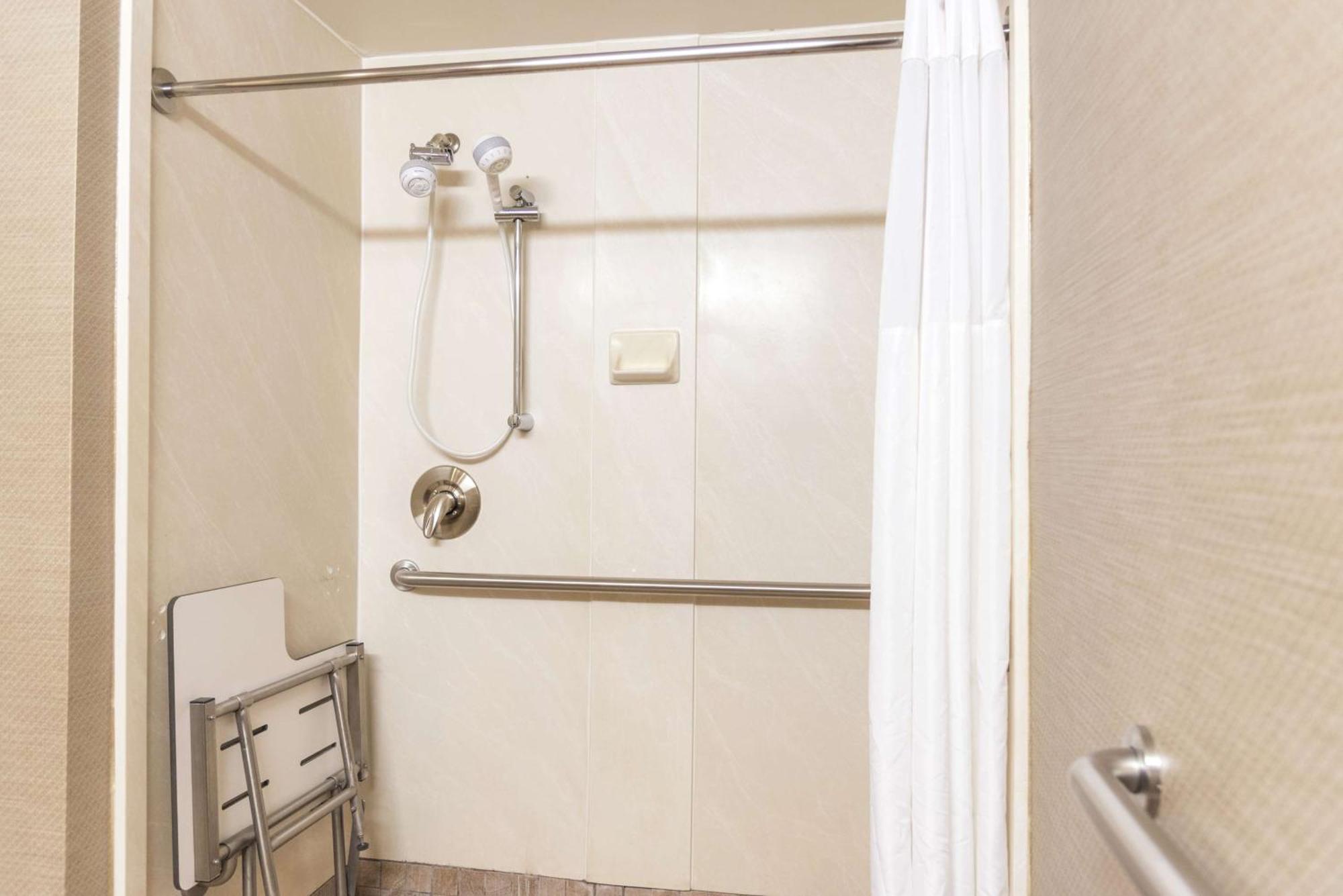 Hampton Inn Muskegon Muskegon Heights Εξωτερικό φωτογραφία